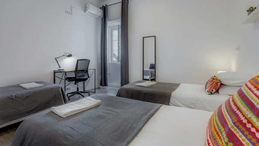 Economy Triple room