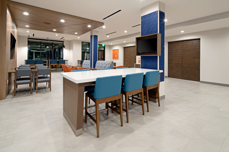 Holiday Inn Express & Suites Valencia - Santa Clarita photo 20