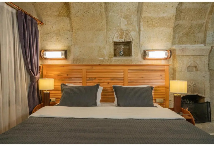 Bala Cave House