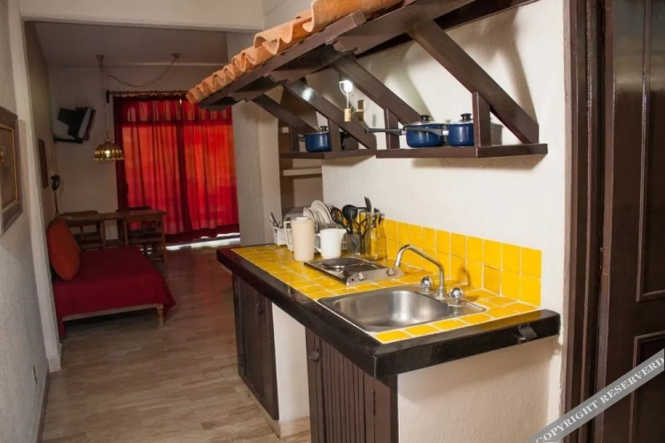 Hotel Solimar Inn Suites