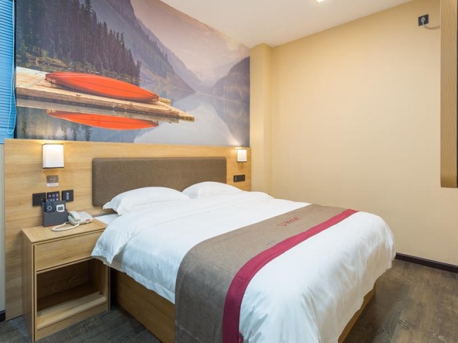 Standard Double room with street view