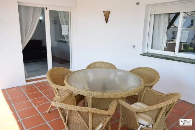 Bright 2 Bedroom First Floor F-4