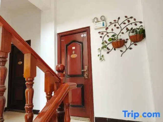Longling Rujia Apartment