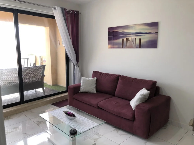 Sea View 2 Bed Apartment Close to Beach