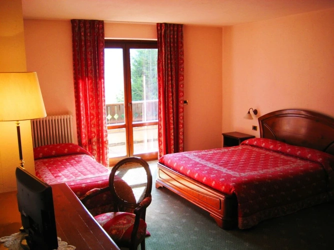 Standard Family room with balcony and with mountain view