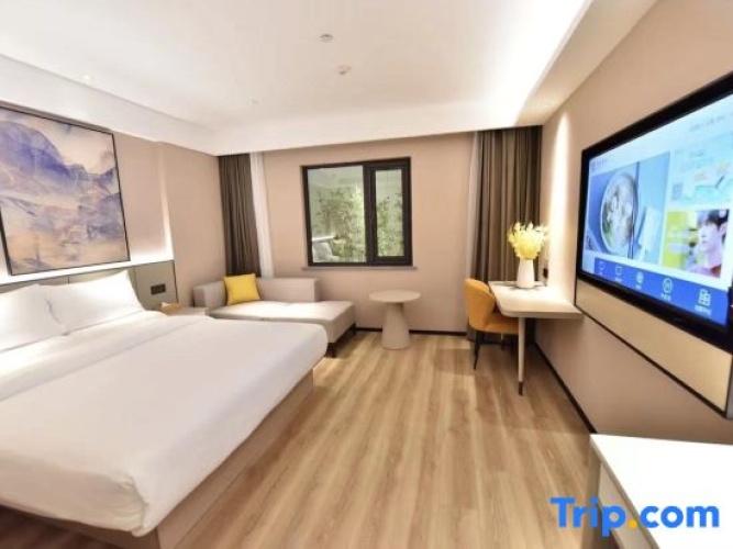 Standard Double room with view