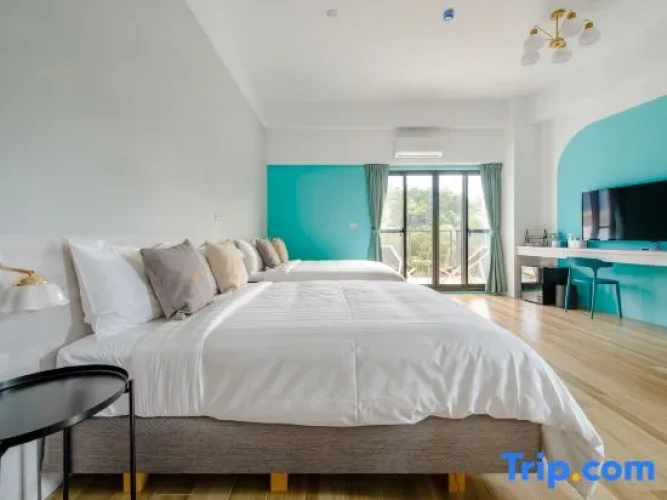 Standard Quadruple room with lake view
