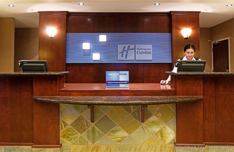 Holiday Inn Express & Suites Slave Lake photo 11