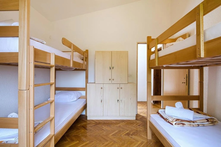 Hostel Pirate