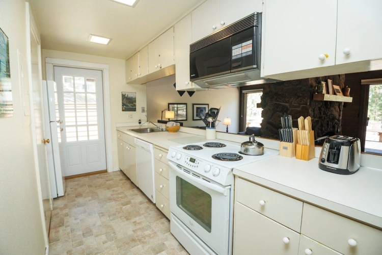 3 Bedrooms Cottage
