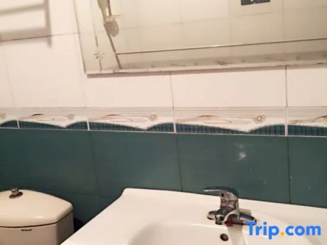 Hongxing Hostel