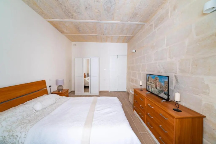 Central Valletta Townhouse
