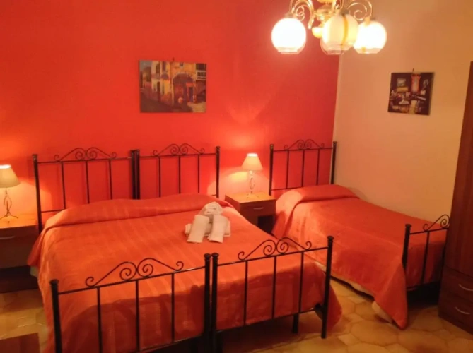 Standard Triple room