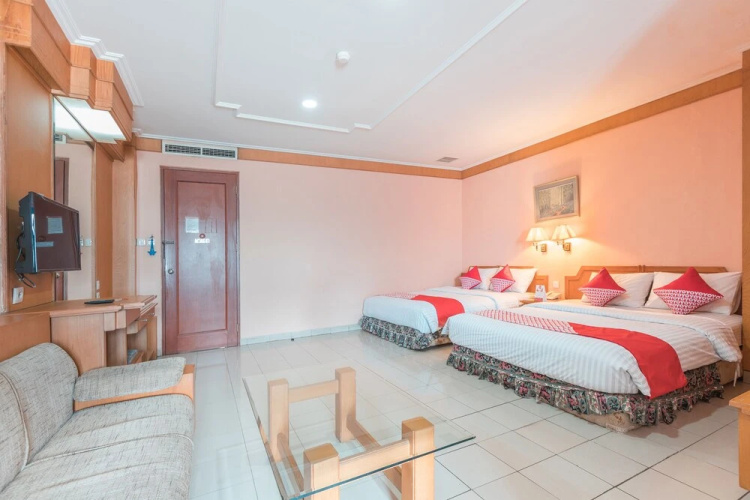 Hotel Capitol by OYO Rooms