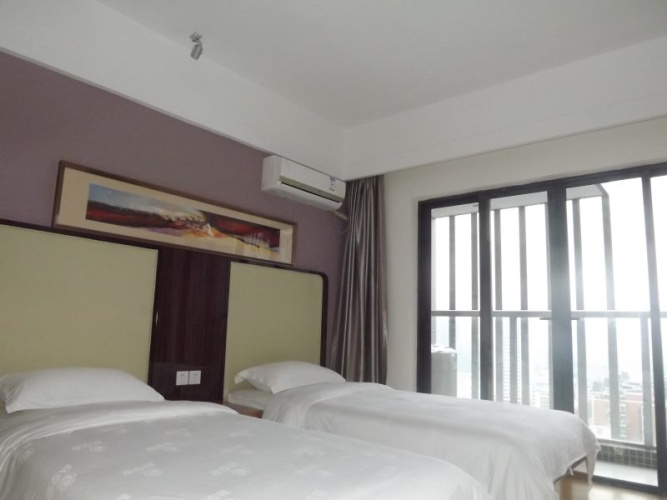 Standard Twin room with city view