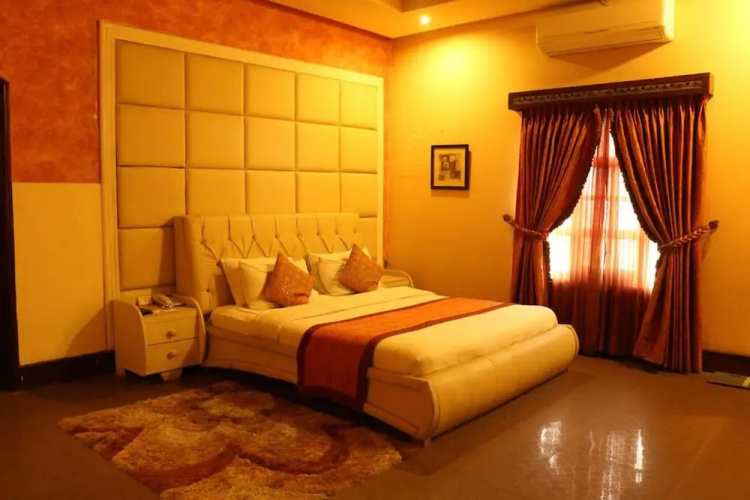 Garvaish Luxury Hotel