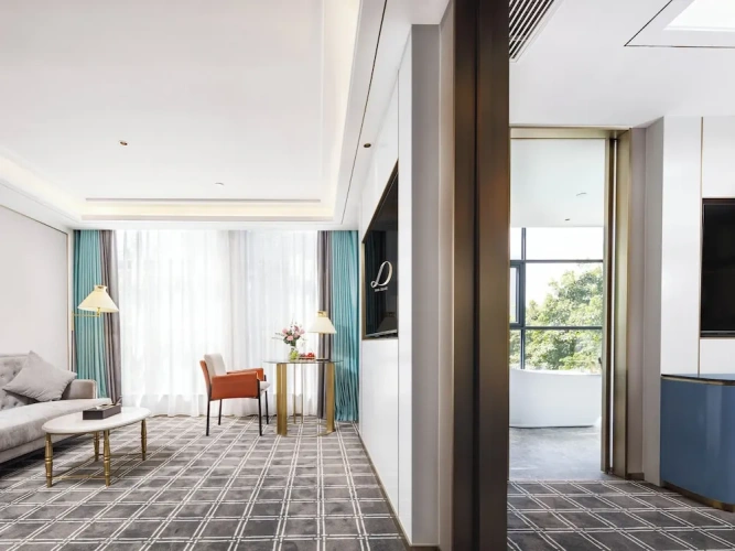 Luxury Suite