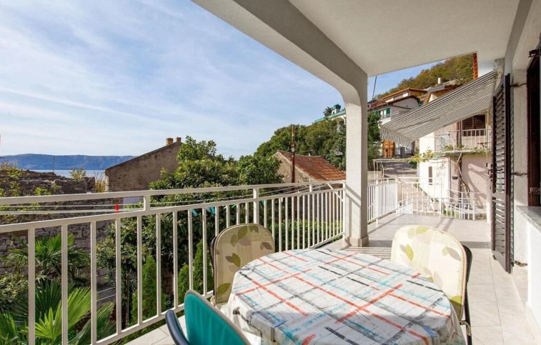 Awesome Home in Starigrad With Wifi and 2 Bedrooms
