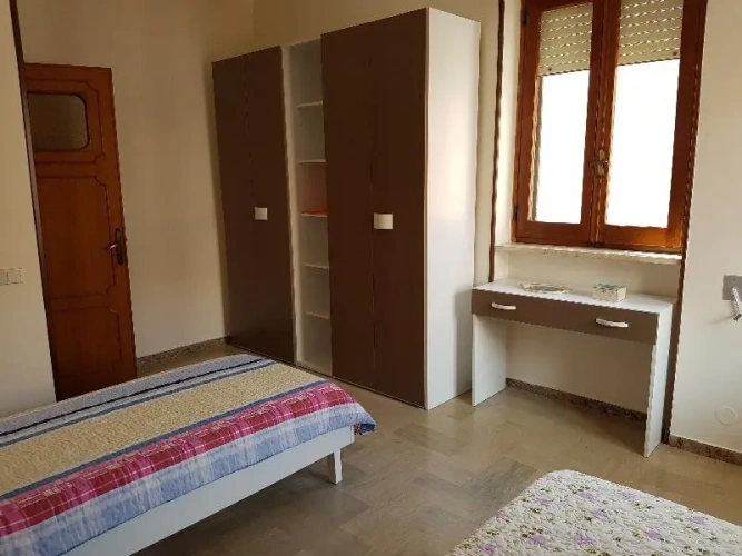 3 Bedrooms Bed in Dorm