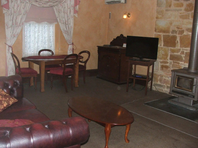 Mintaro Hideaway