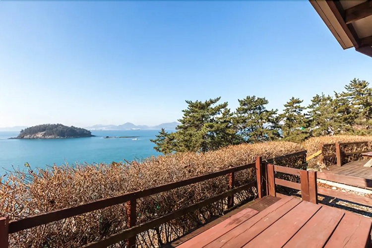 Namhae Namhae Bada Pension