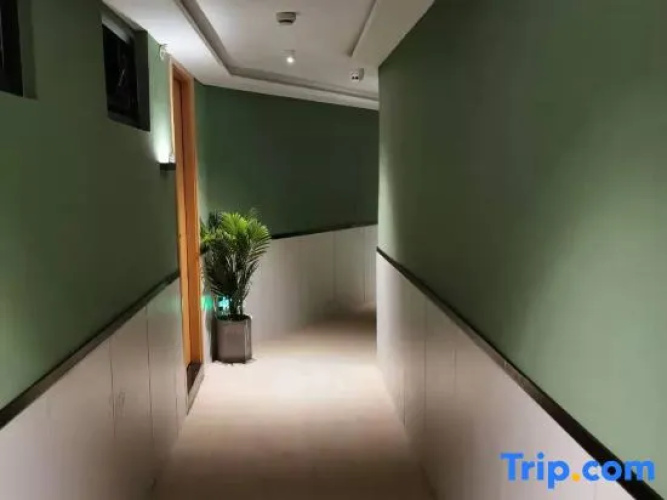 Yadu Hotel