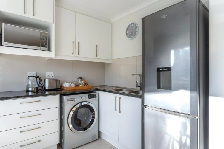 The Paragon Urbane CENTRALLY LOCATED, MODERN COMFORTS