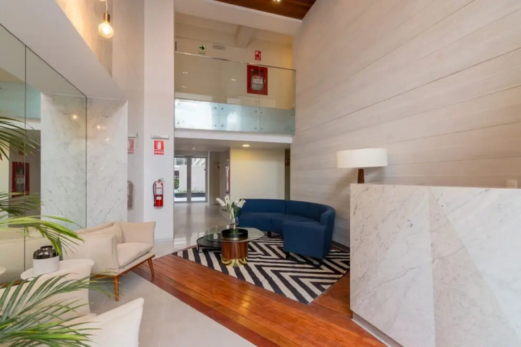 Trendy Host MID - Miraflores