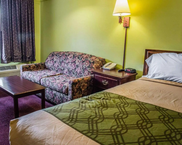 Econo Lodge Pittsburgh