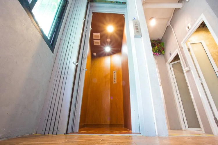 Phranakorn Hostel - Adults Only
