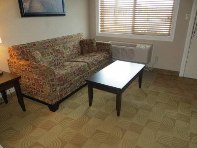 Shoreside Inn & Suites photo 12