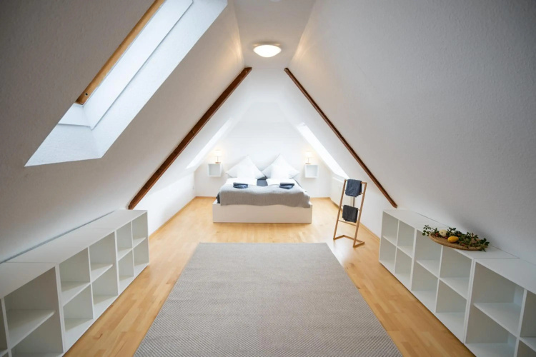 Große 3-Zimmer Maisonette Wohnung in Neuhausen