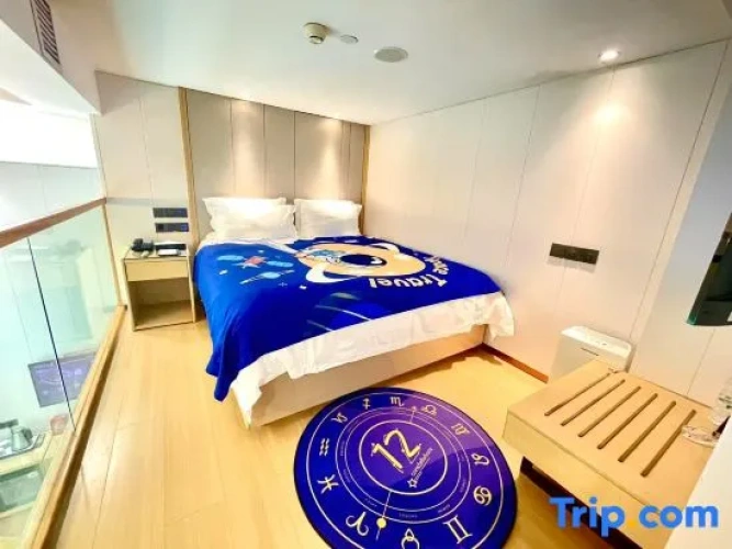 Deluxe Double Family Suite with view