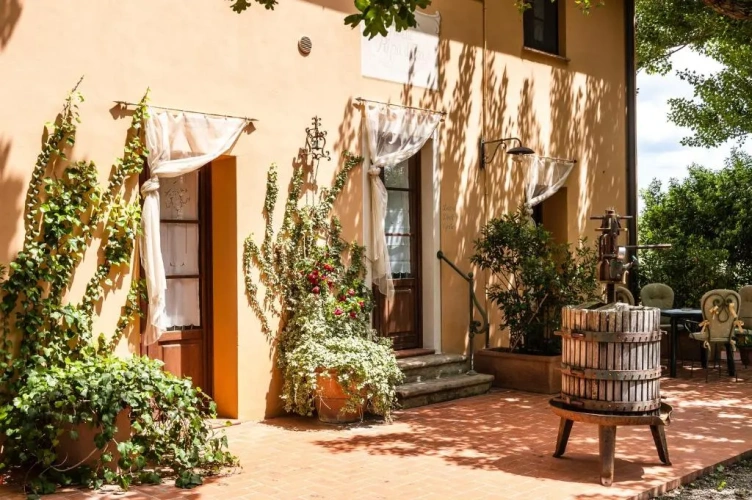 2 Bedrooms Cottage