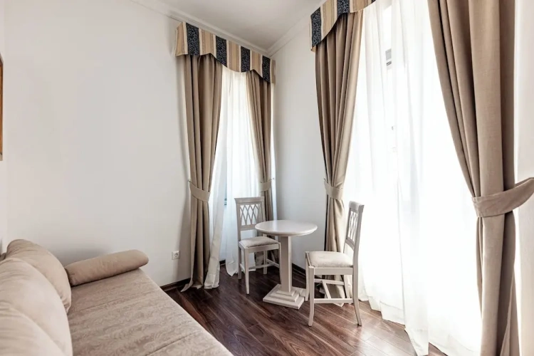 1 Bedroom Suite