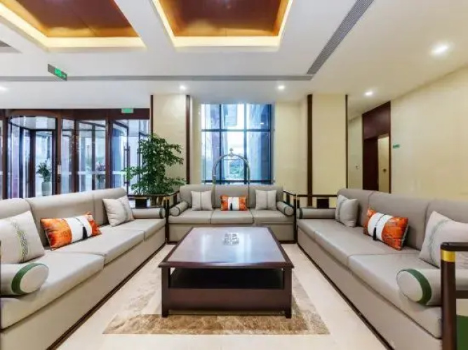 Minshan Shangling Airport Hotel