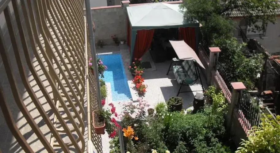 Vlad - Tanya Guest House