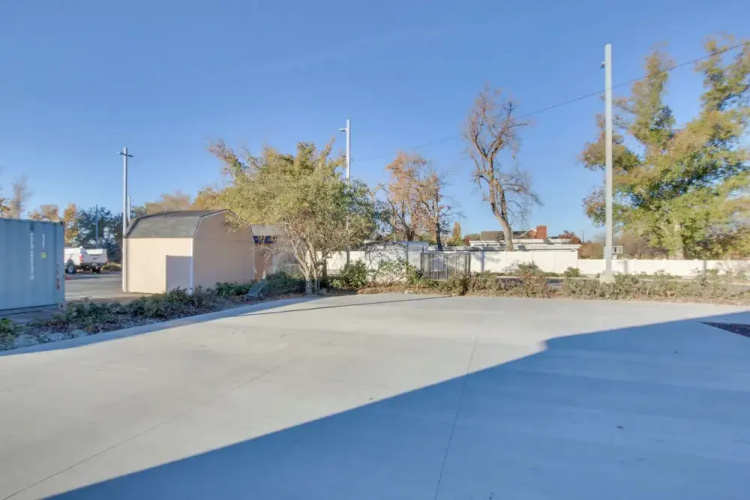 1 Block to Town! Convenient Logan Apartment