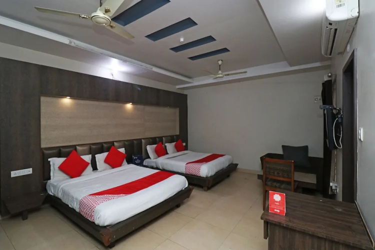 Oyo 22946 Sbg Inn