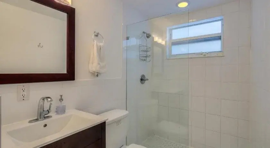 751 Meridian Apartments