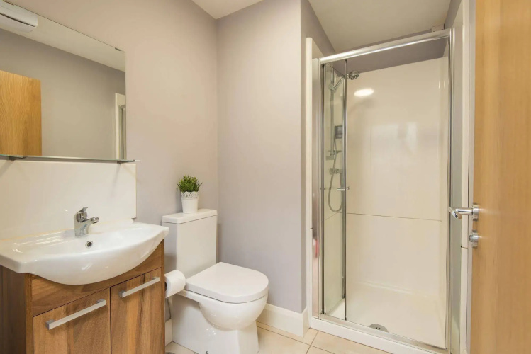 Giant Serviced Apartments