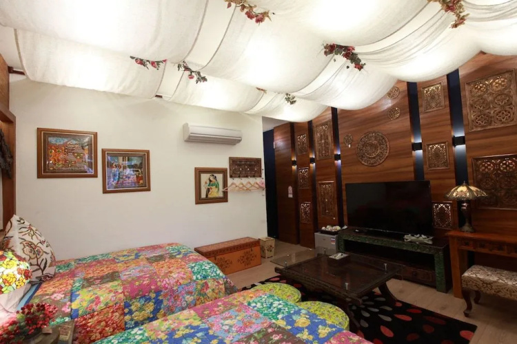 Bear Forest Retro B&B