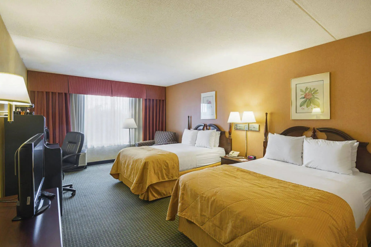 Clarion Inn