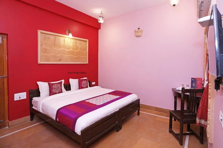 Deluxe Double room with city view
