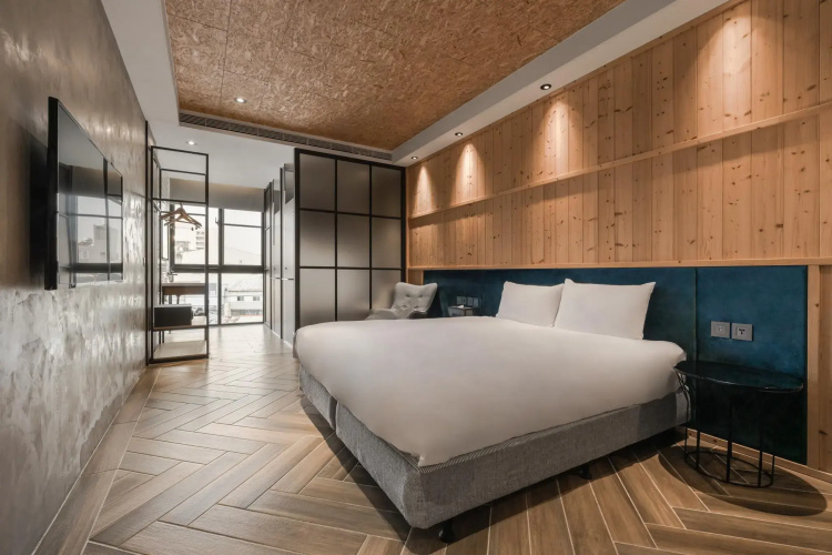 Oinn Hotel & Hostel