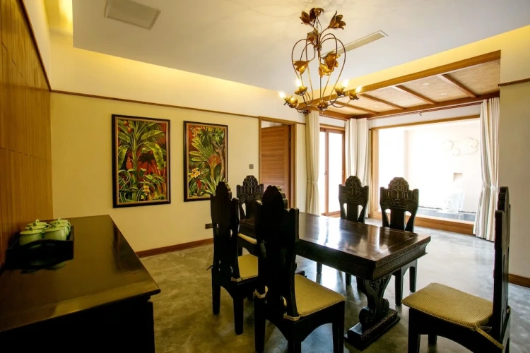 3 Bedrooms Villa