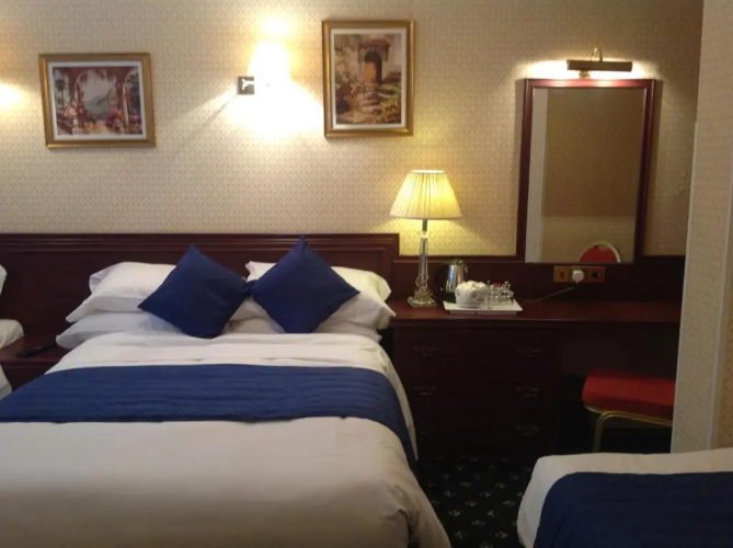 Avon Hotel