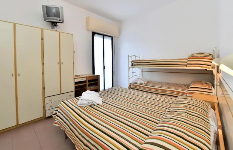 Economy Quadruple room
