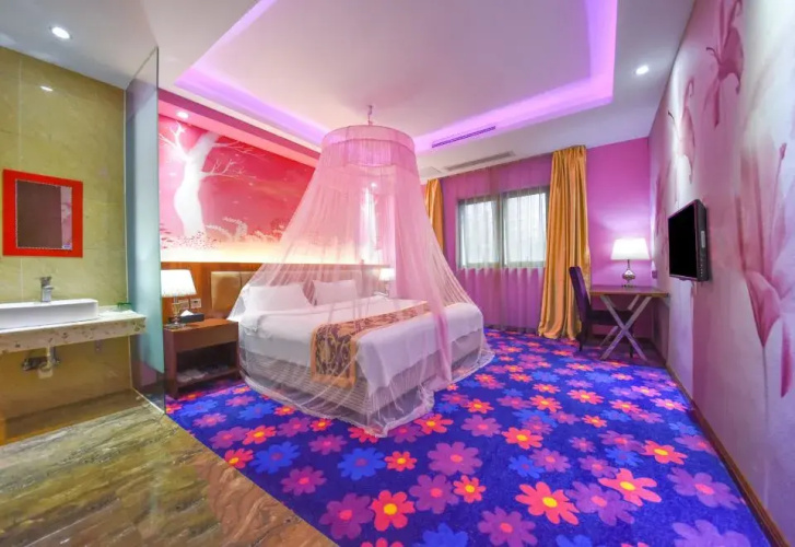Huaxiang Shengshi Hotel
