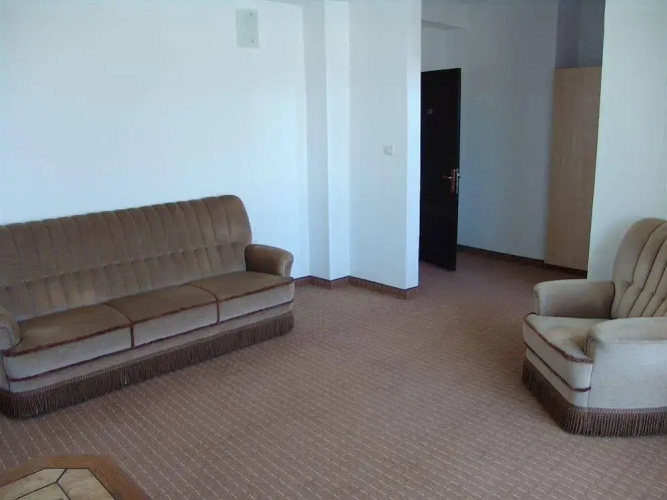 Class Hotel